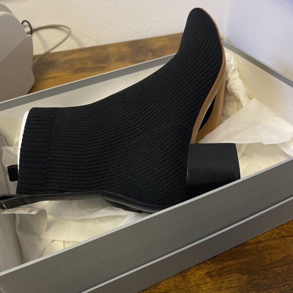 NEW Everlane Chelsea Black Ribbed Knit Ankle Boots Block Heels 9 - Picture 10 of 11